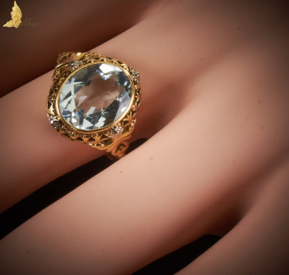 Aquamarine in gold scroll work, Poland 1940's - obrazek 4