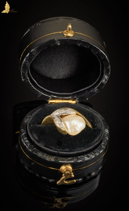 Pierścionek liść z perłą i brylantami w 14K złocie
