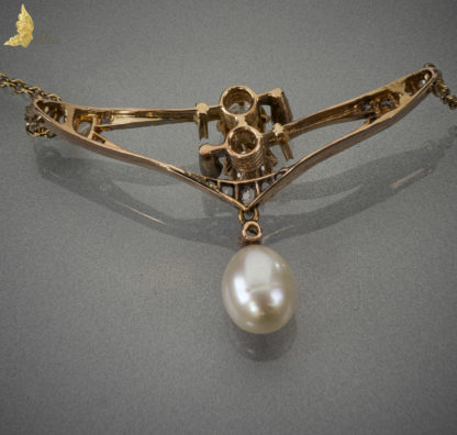 Secesyjny naszyjnik z brylantami w starym szlifie i perłą