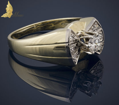 Złoty pierścionek zaręczynowy z brylantami 'kokardka'