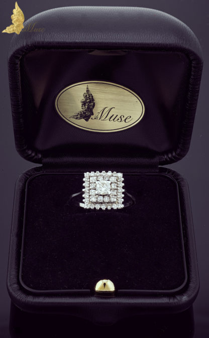 Pierścionek z diamentami w szlifie 8x8, ok. 1,35 ct w białym złocie 14K