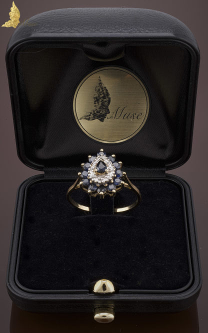 Pierścionek z szafirami i diamentami w kształcie kropli w 14K złocie
