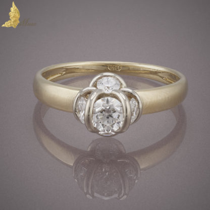 Pierścionek 'berło' z brylantami 0,94 ct projekt J. Barona w 14K złocie
