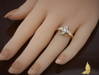 Projektowy pierścionek z brylantami 0,69 ct w dwukolorowym złocie 14K