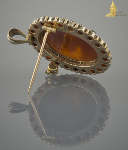 Broszo - wisior z granatami i kameą w srebrze i żółtym złocie 14K