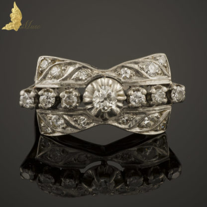 Platynowy pierścionek Art Deco z brylantami w dawnym szlifie ok. 0,60 ct