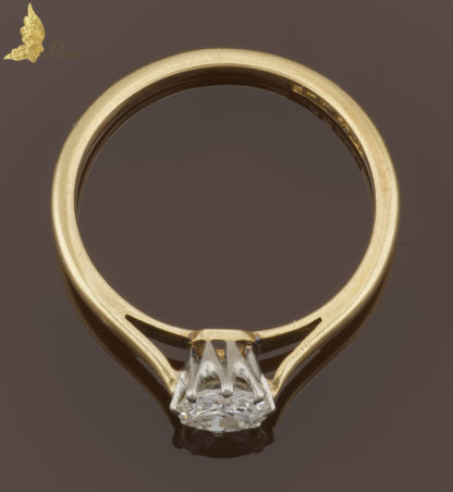 Pierścionek zaręczonowy- diamentowy klasyk