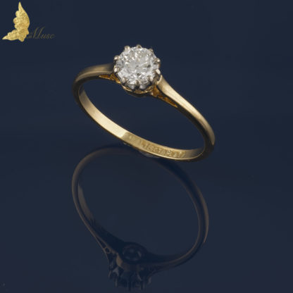 Pierścionek soliter - klasyk z diamentem