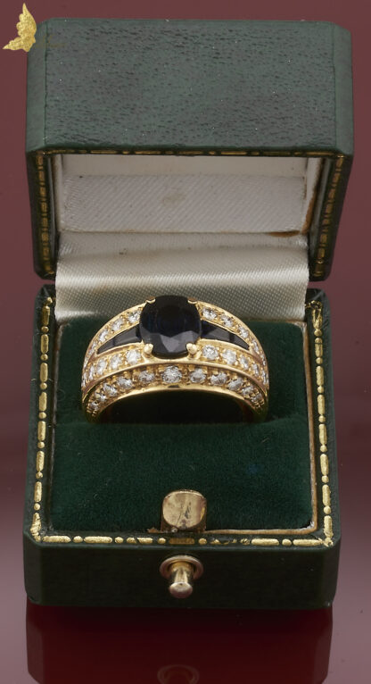 Kolekcjonerski pierścionek z szafirem i brylantami