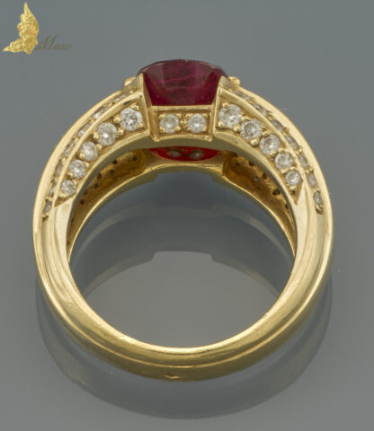 Kolekcjonerski pierścionek z rubinem