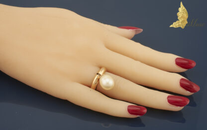 Autorski pierścionek La Muse z ruchomą perłą