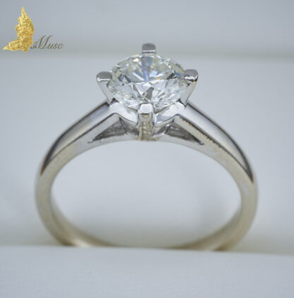 Pierścionek zaręczynowy Fozailoff Jewelry- klasyk z diamentem